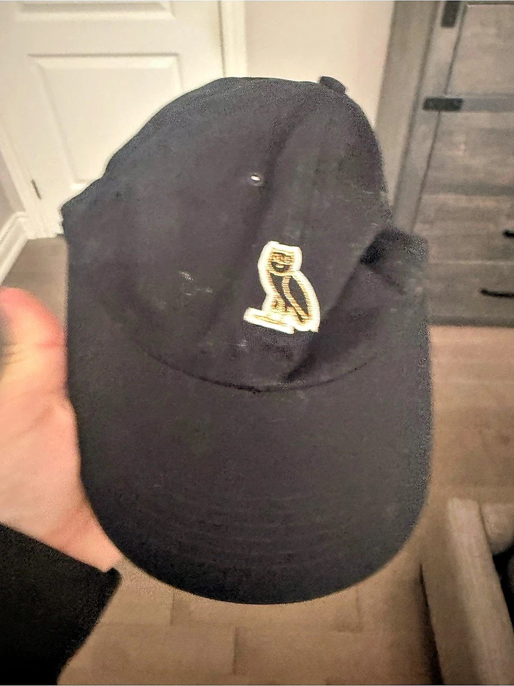 Black Ovo Hat